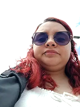 mia-curvy online show from December 4, 2025, 4:59 pm