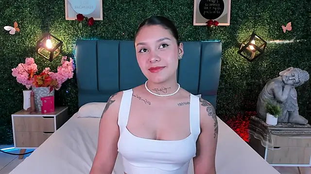 GabyyCute  online show from December 19, 2025, 3:46 am