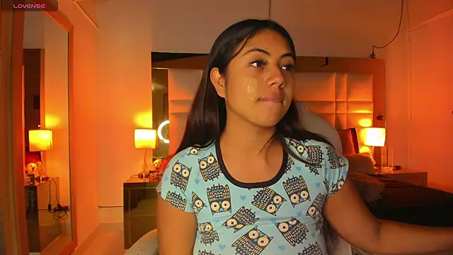 Zoei Moon online show from June 16, 2026, 7:05 pm