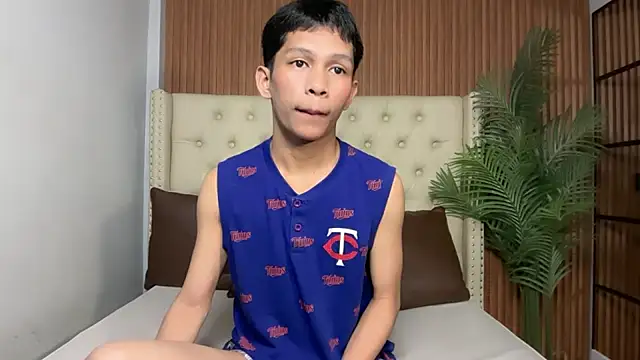 Snapshot of TheBoyAboveYou chatting on July 26, 2026, 4:36 pm TheBoyAboveYou online show from July 26, 2026, 4:36 pm