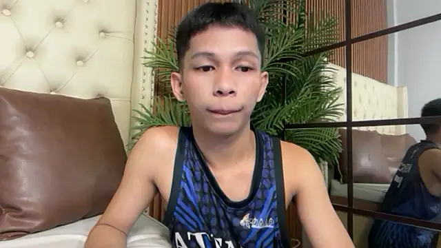 Snapshot of TheBoyAboveYou chatting on August 4, 2026, 4:42 pm TheBoyAboveYou online show from August 4, 2026, 4:42 pm