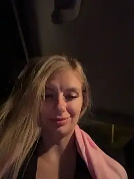 Snapshot of Betsy chatting on January 18, 2026, 4:44 pm Betsy online show from January 18, 2026, 4:44 pm