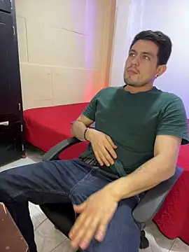 williamsmiiths16 online show from February 6, 2026, 12:59 am