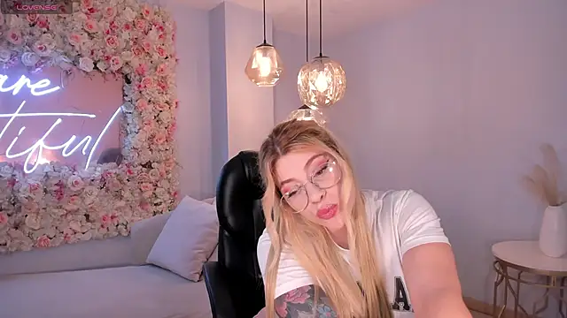 MadisonKane online show from March 12, 2026, 11:16 am