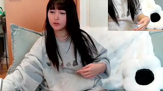 yuna 24 online show from March 5, 2026, 7:26 am