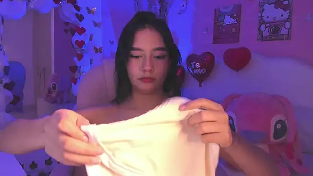 isabella castillo  online show from February 28, 2026, 8:43 pm