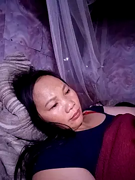 ava-dellght online show from April 23, 2026, 1:24 pm