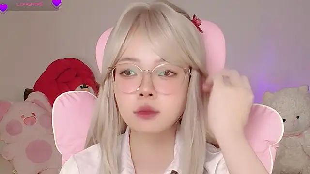 Miyeoonn online show from June 3, 2026, 3:39 pm