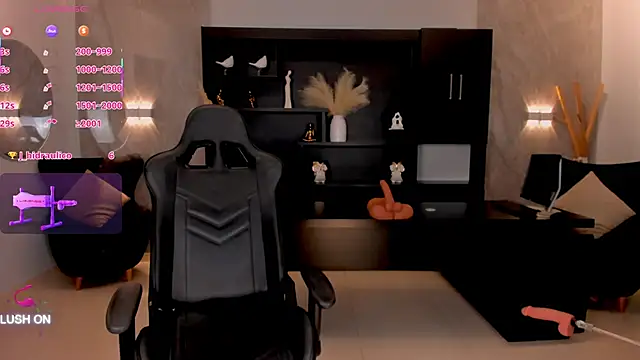 Snapshot of ChloeManson chatting on March 20, 2025, 9:24 pm ChloeManson online show from March 20, 2025, 9:24 pm