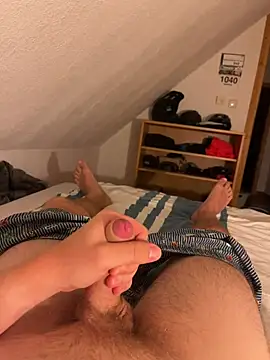 hannes256102 online show from July 31, 2026, 10:31 pm