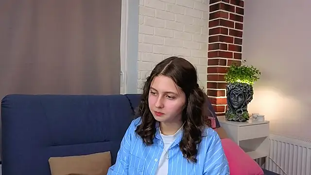 DanetteSaab online show from December 5, 2025, 7:10 pm