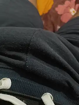 Desi boy24 online show from February 5, 2026, 4:33 pm