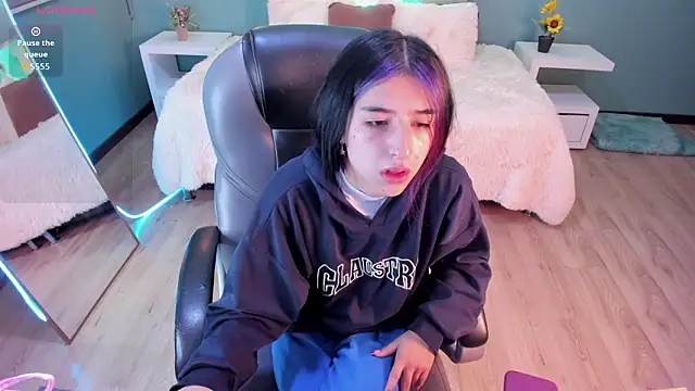 Celeste Rous   online show from March 19, 2026, 1:04 pm