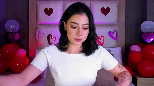 TaniaRedd  online show from February 14, 2026, 2:03 pm