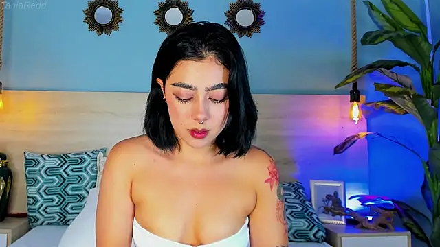 TaniaRedd  online show from April 8, 2026, 5:57 pm