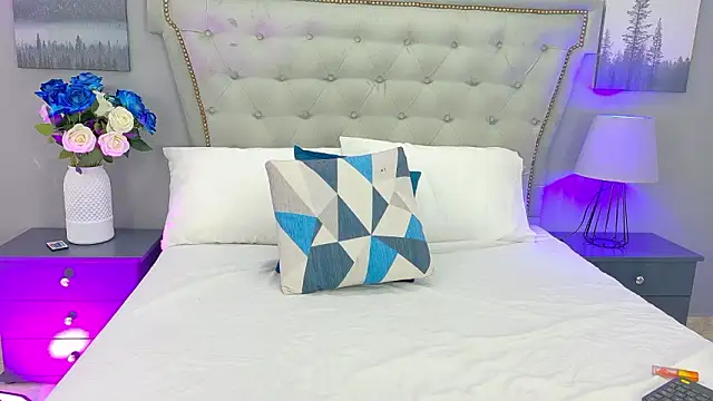 AnnieLeigt online show from March 2, 2026, 7:43 pm