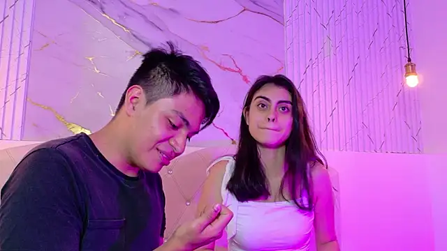 Snapshot of NatyAndAlex chatting on February 19, 2026, 7:43 pm NatyAndAlex online show from February 19, 2026, 7:43 pm