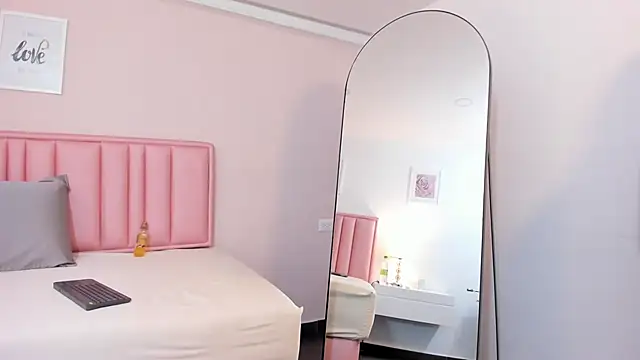 mariana pregnant  online show from December 5, 2025, 4:10 am