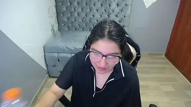 eva smit t online show from February 5, 2026, 2:49 am