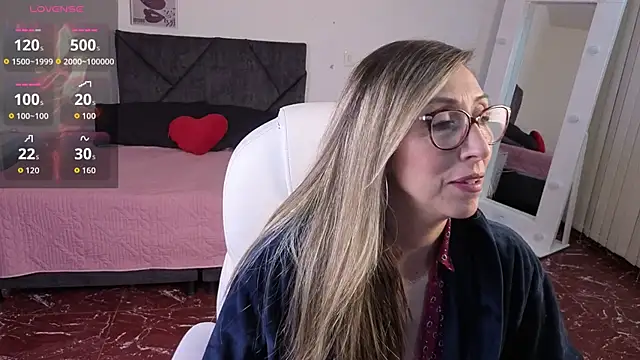 Scarlett 079 online show from May 15, 2026, 11:39 am