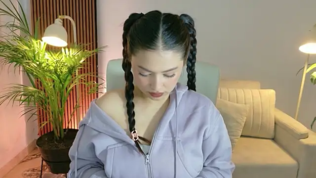 victoria   moon online show from May 11, 2026, 1:39 pm