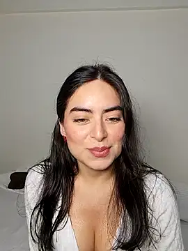 saasha Petit online show from February 3, 2026, 10:20 am