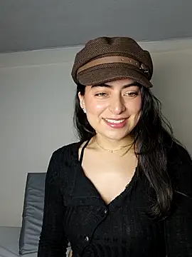 saasha Petit online show from March 3, 2026, 10:32 am