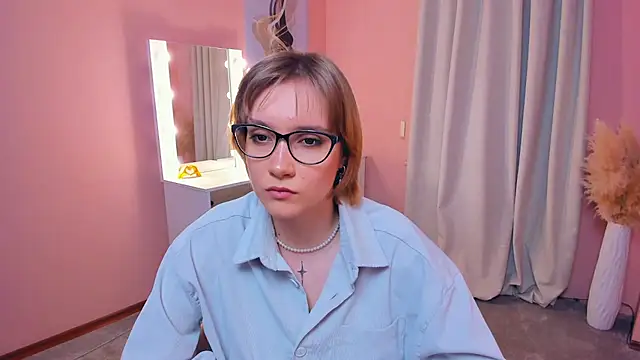 NanSalen online show from December 5, 2025, 11:19 am