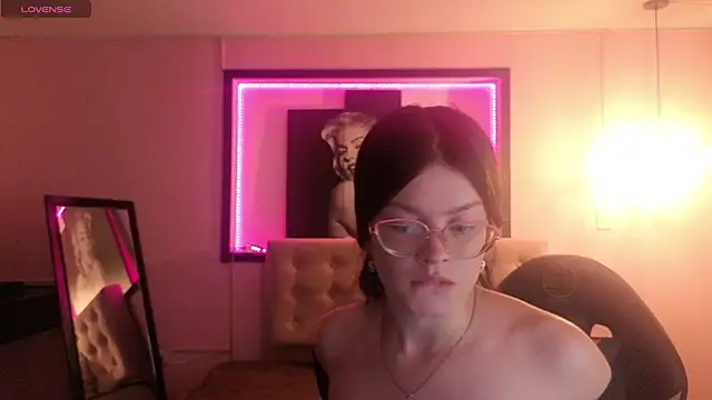 Sara valderrama  online show from February 5, 2026, 7:18 pm