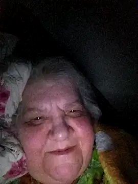 HapinessLovee online show from April 8, 2026, 12:32 am