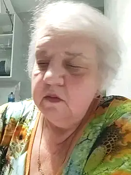 HapinessLovee online show from April 17, 2026, 8:34 pm