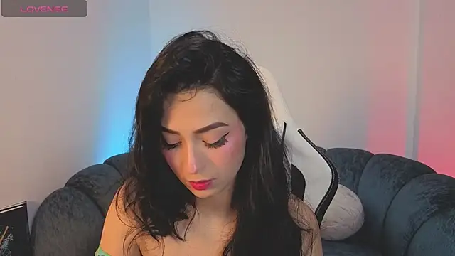 Madison Cortes online show from December 4, 2025, 11:13 pm