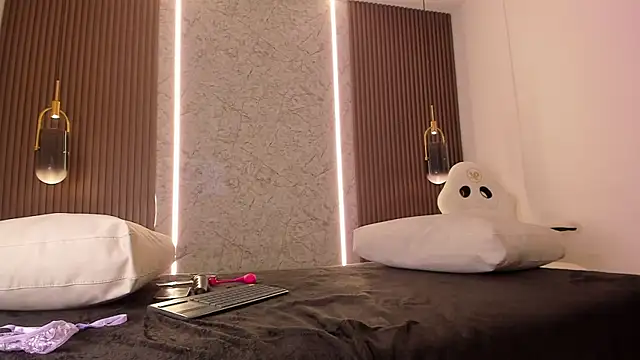 maye wells  online show from March 5, 2026, 8:05 pm