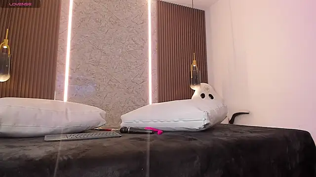 maye wells  online show from March 31, 2026, 7:25 pm