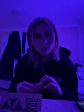 Milly-Kiss online show from February 4, 2026, 9:09 pm