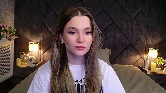 Lina Sinerz online show from April 17, 2026, 8:23 pm