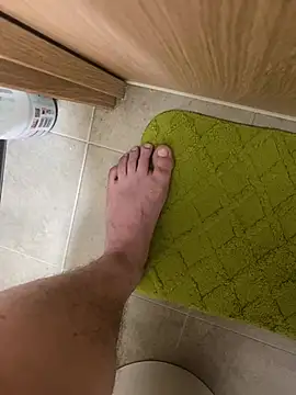 hairylittledic online show from July 2, 2026, 11:33 pm