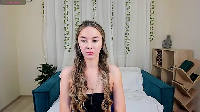 LunaCurly  online show from December 17, 2025, 11:49 am