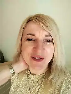 AhlyssaLove1155 online show from April 5, 2026, 12:57 pm