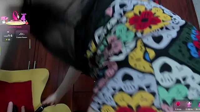 Snapshot of carly_grasso chatting on March 5, 2026, 8:43 am carly grasso online show from March 5, 2026, 8:43 am