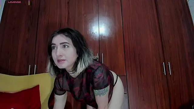 Snapshot of carly_grasso chatting on March 18, 2026, 9:12 am carly grasso online show from March 18, 2026, 9:12 am