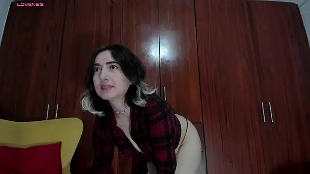 Snapshot of carly_grasso chatting on April 14, 2026, 3:12 am carly grasso online show from April 14, 2026, 3:12 am