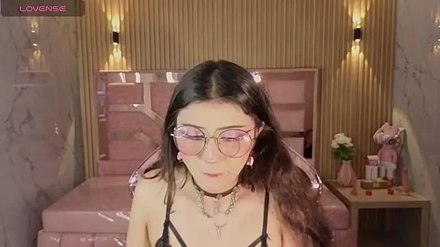 miss devil s online show from April 14, 2026, 3:12 am