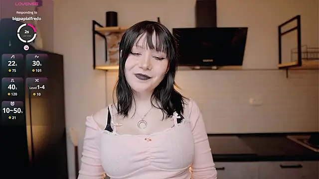 Snapshot of Nickari chatting on February 8, 2026, 1:14 pm Nickari online show from February 8, 2026, 1:14 pm