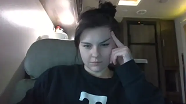 Demilcanaday online show from December 5, 2025, 6:48 pm