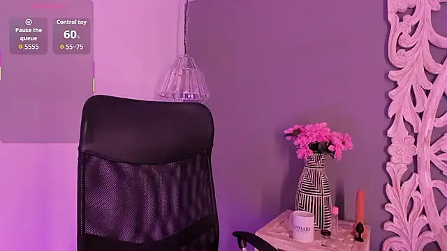 Snapshot of loraineblake chatting on January 12, 2026, 2:22 pm loraineblake online show from January 12, 2026, 2:22 pm