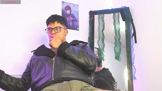 DerekMoon online show from January 16, 2026, 10:03 pm