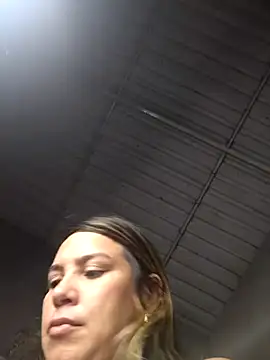 Charlott smi online show from April 15, 2026, 7:58 pm