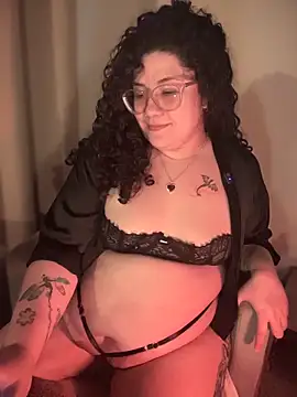 Snapshot of VanesssaMilf_ chatting on December 23, 2025, 1:14 am VanesssaMilf online show from December 23, 2025, 1:14 am