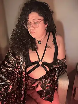 Snapshot of VanesssaMilf_ chatting on January 15, 2026, 12:04 am VanesssaMilf online show from January 15, 2026, 12:04 am